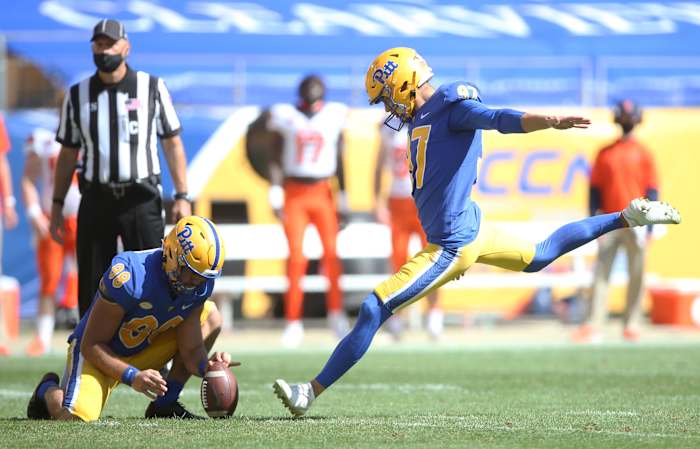 Pittsburgh-Panthers-Kicking